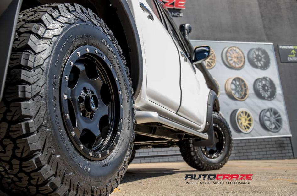 NISSAN NAVARA RG1 SATIN BLACK